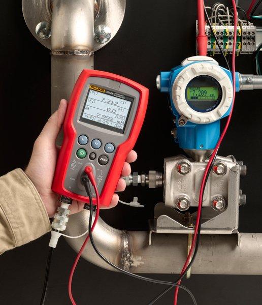 Intrinsically Safe Calibrator Ecom 721Ex Image Testing the Calibrator