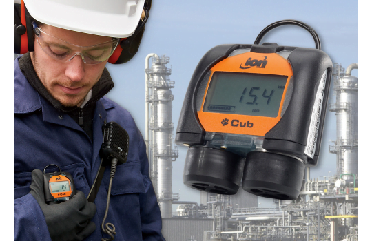 Intrinsically-Safe-Personal-VOC-Detector-Ion-Science-Cub-device-hanging-in-the-pocket