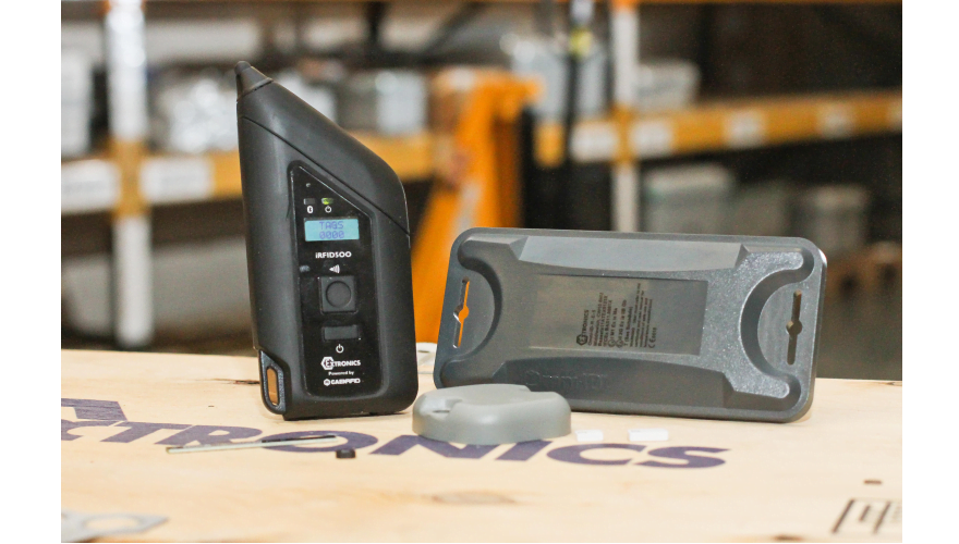 Intrinsically Safe RFID Reader Extronics iRFID500 image on table RFID