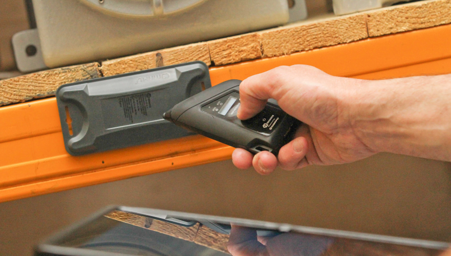 Intrinsically Safe RFID Reader Extronics iRFID500 Image using device RFID