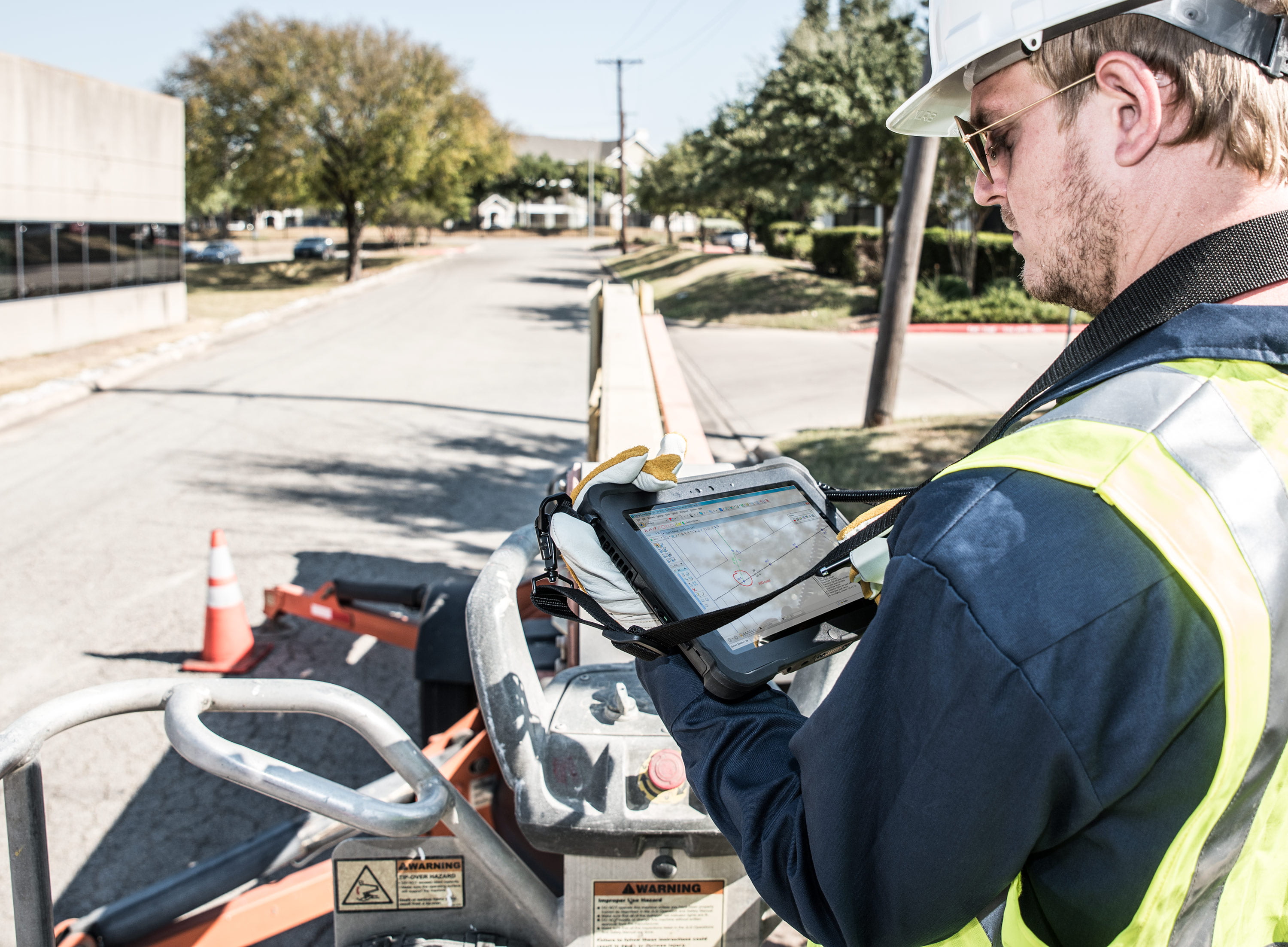 Intrinsically Safe Tablet Xplore Bobcat Utilities and Telco