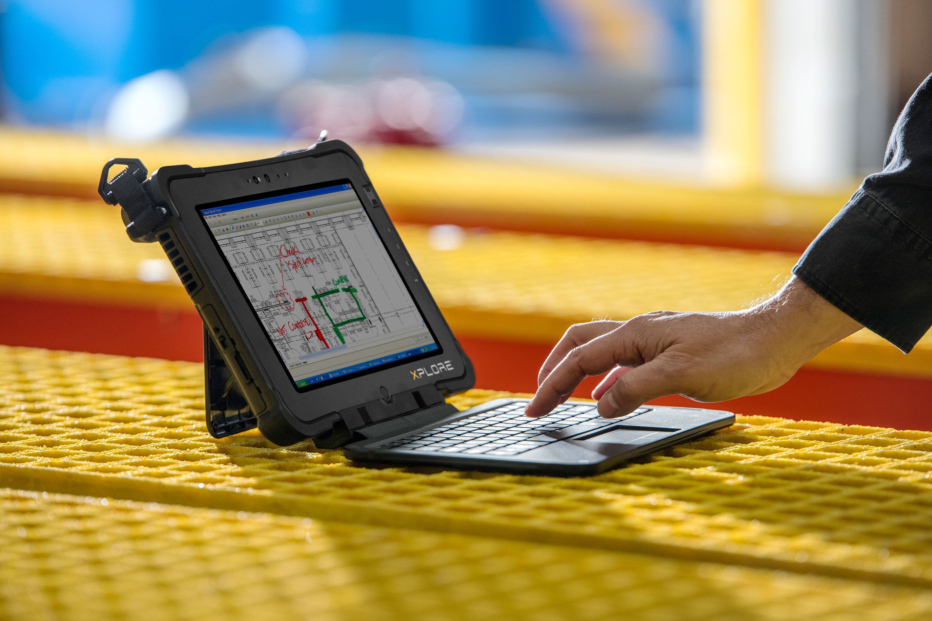 Intrinsically Safe Tablet Xplore XBOOK L10 Night vision mode supported