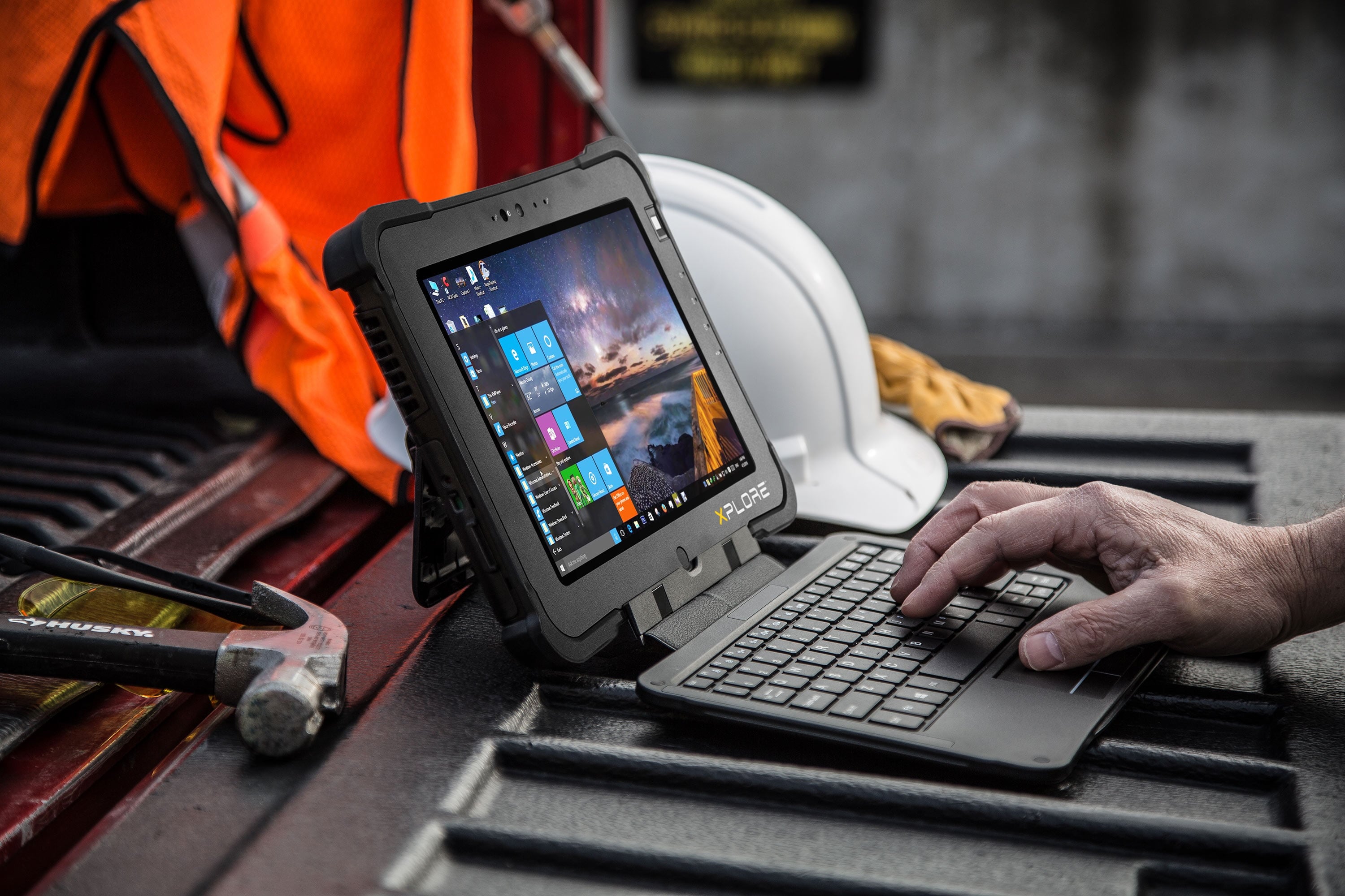 Intrinsically Safe Tablet Xplore XBOOK L10 Wide Viewing Angle